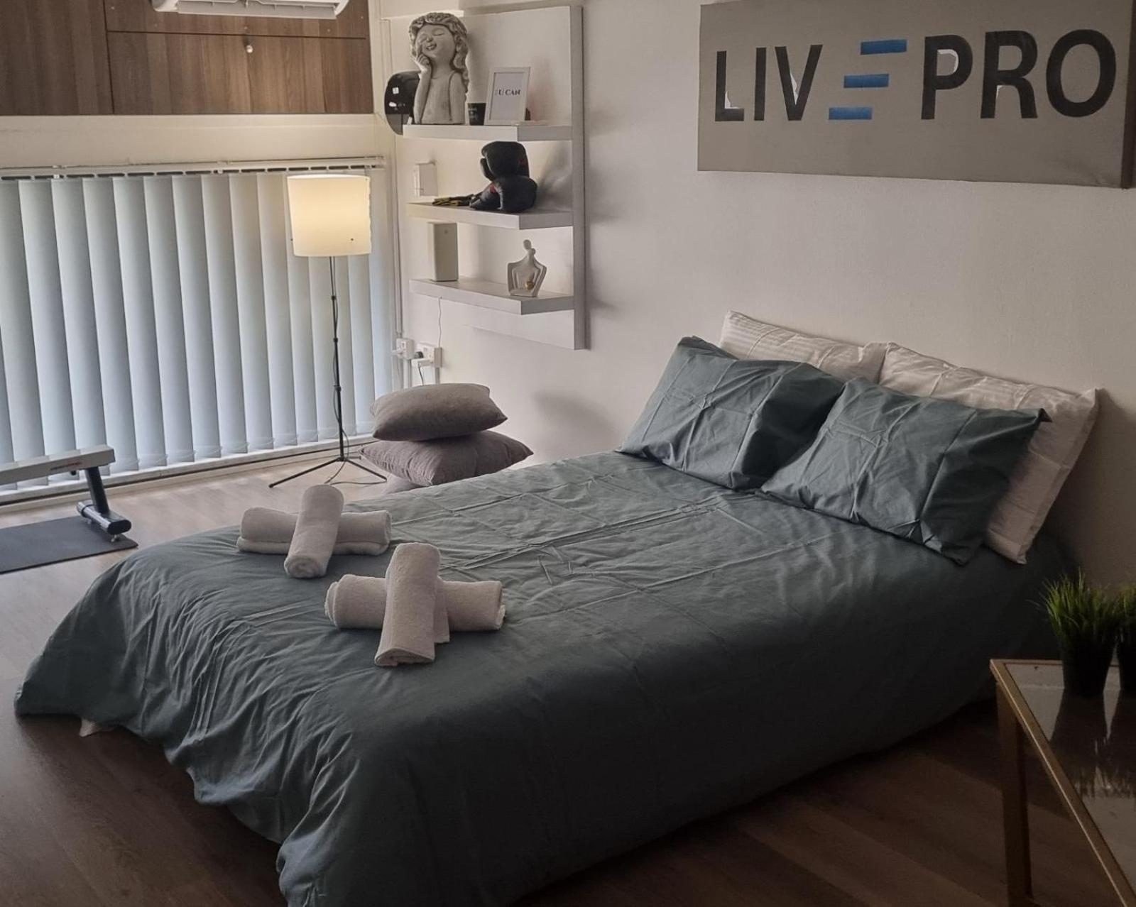Livepro Apartment Larnaca Bagian luar foto
